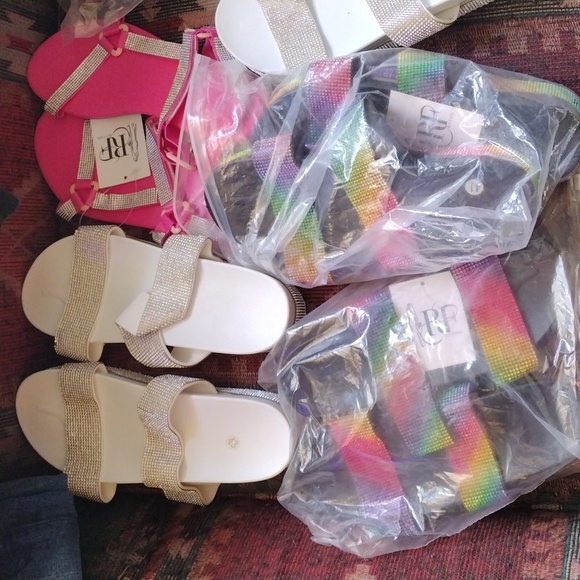 $10 sale on various pants, shorts, and comfy sandals!!! - Picture 5 of 7